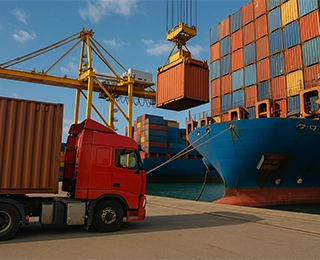 Regional vs Global Supply Chains: Who Really Delivers When It Matters?